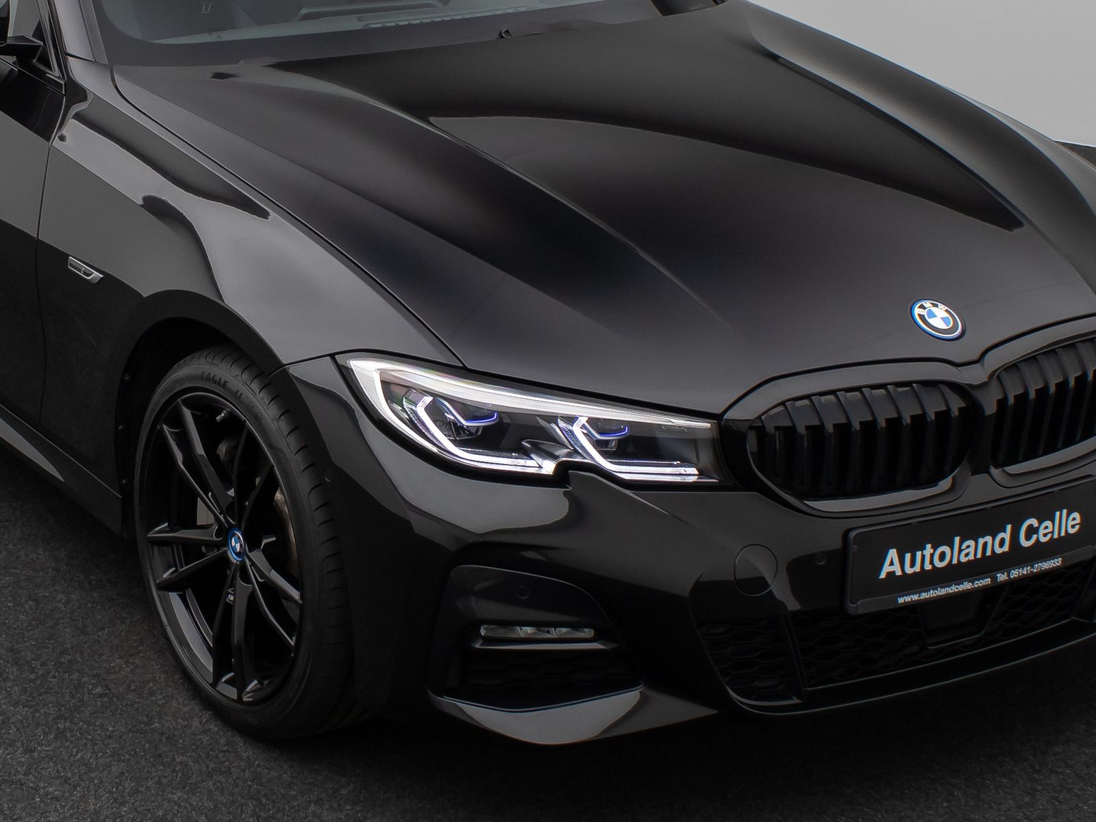 Fahrzeugabbildung BMW 330e M Sport Panorama Laser Kamera HUD DAB HiFi