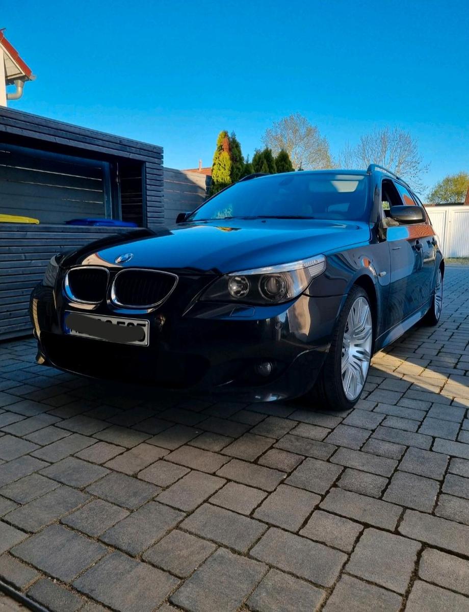 BMW 525 2005 — rear view