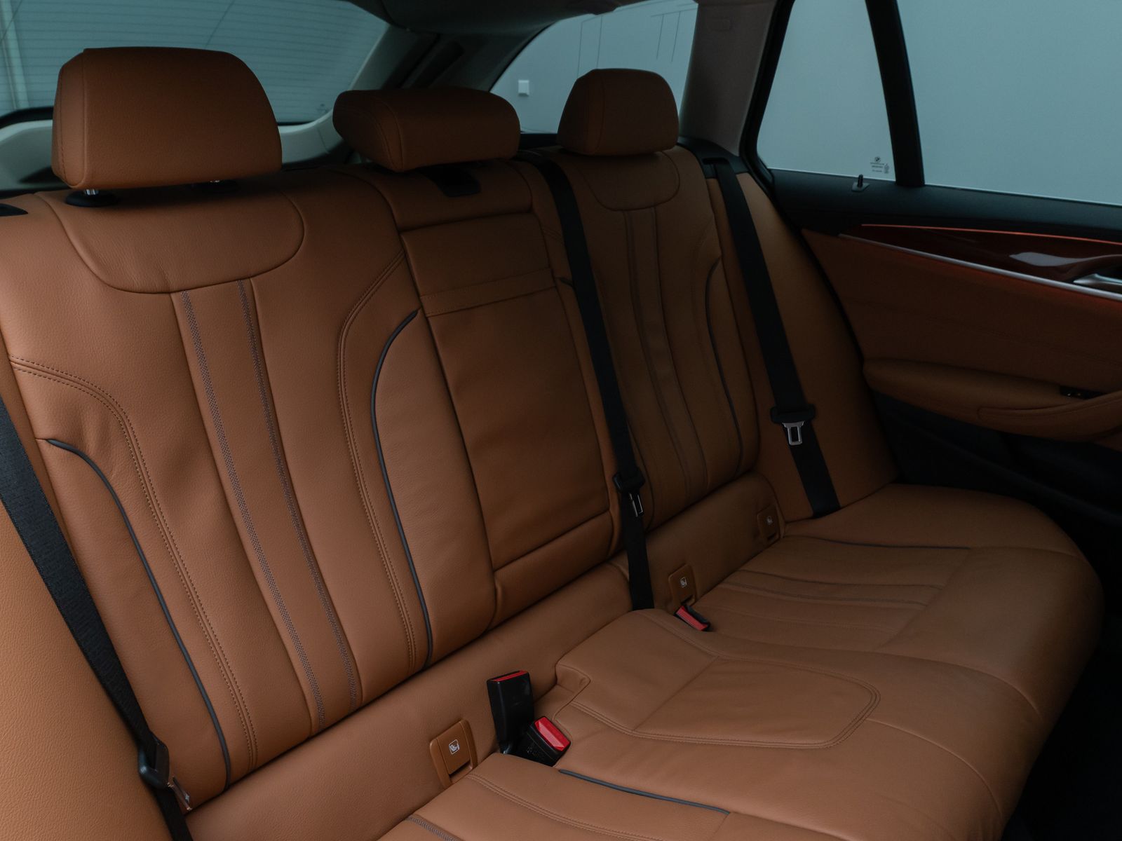 Fahrzeugabbildung BMW 530d xD Luxury Line Laser HUD DAB H/K AHK 19Zoll