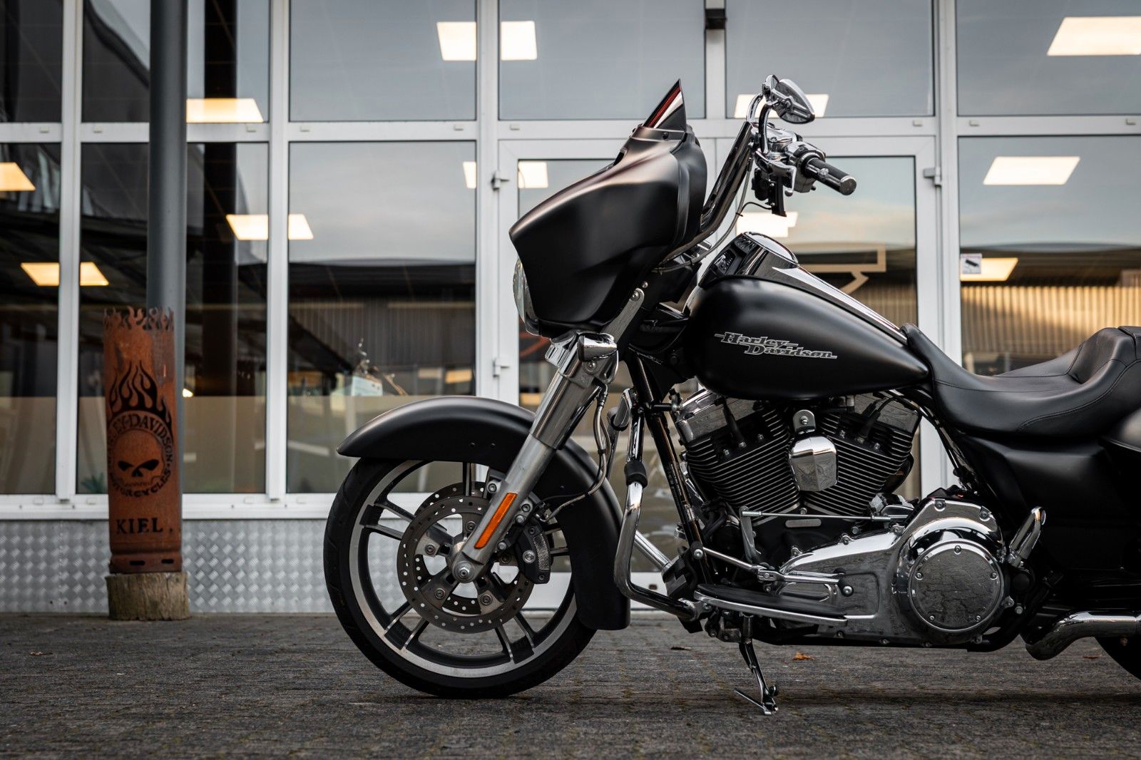 Fahrzeugabbildung Harley-Davidson FLHX Street Glide 103 cui - Vance & Hines - - -