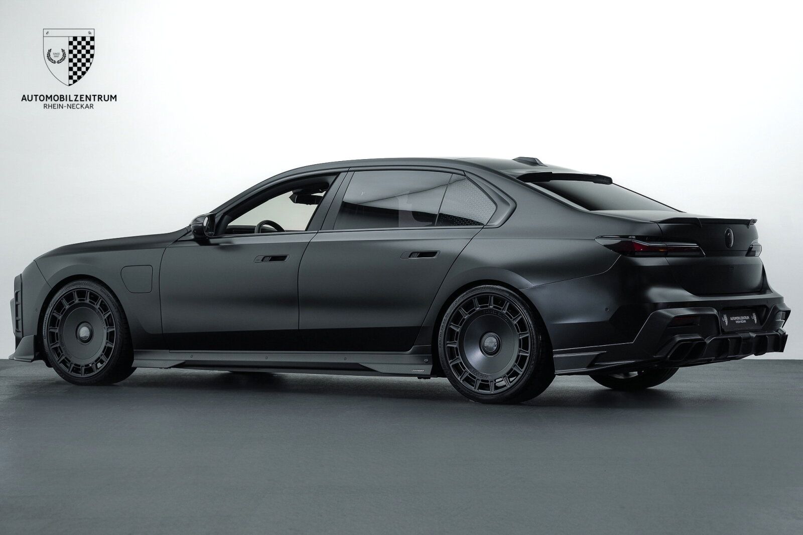 BMW 750e MANSORY FullCarbon Executive SkyLounge foto 5