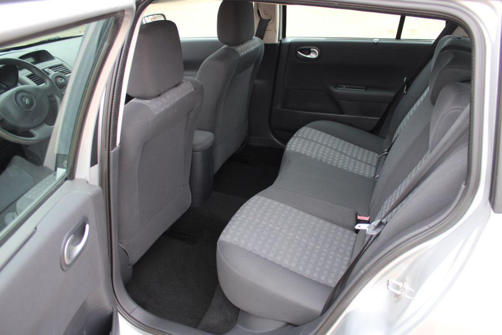 Renault Megane 2009 — photo 10