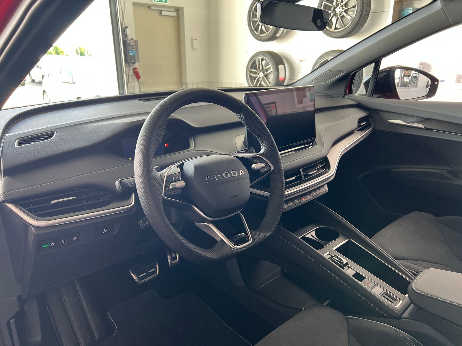 Fahrzeugabbildung SKODA Elroq 60 Sportline *AHK, Matrix-LED, Kamera*