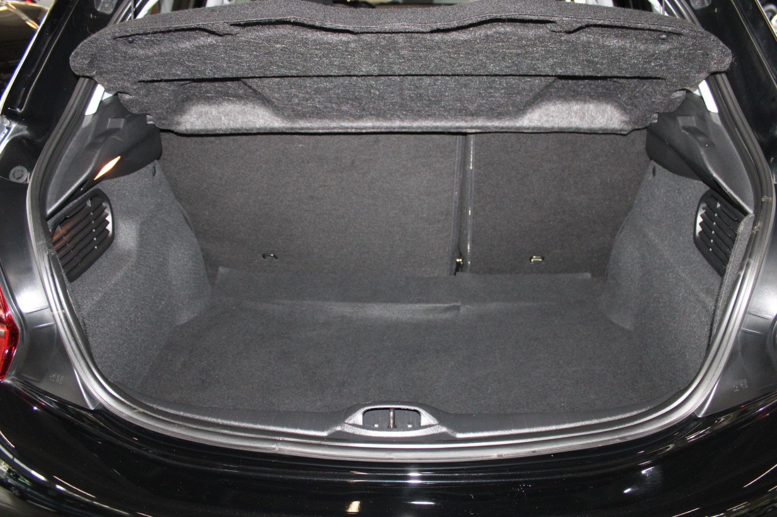 Fahrzeugabbildung Peugeot 208 Signature 110 Aut. Klimaauto PANO SHZ Allwet