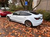 Tesla Model 3 Allradantrieb mit Dualmotor Performa... - Tesla Model 3 in Berlin