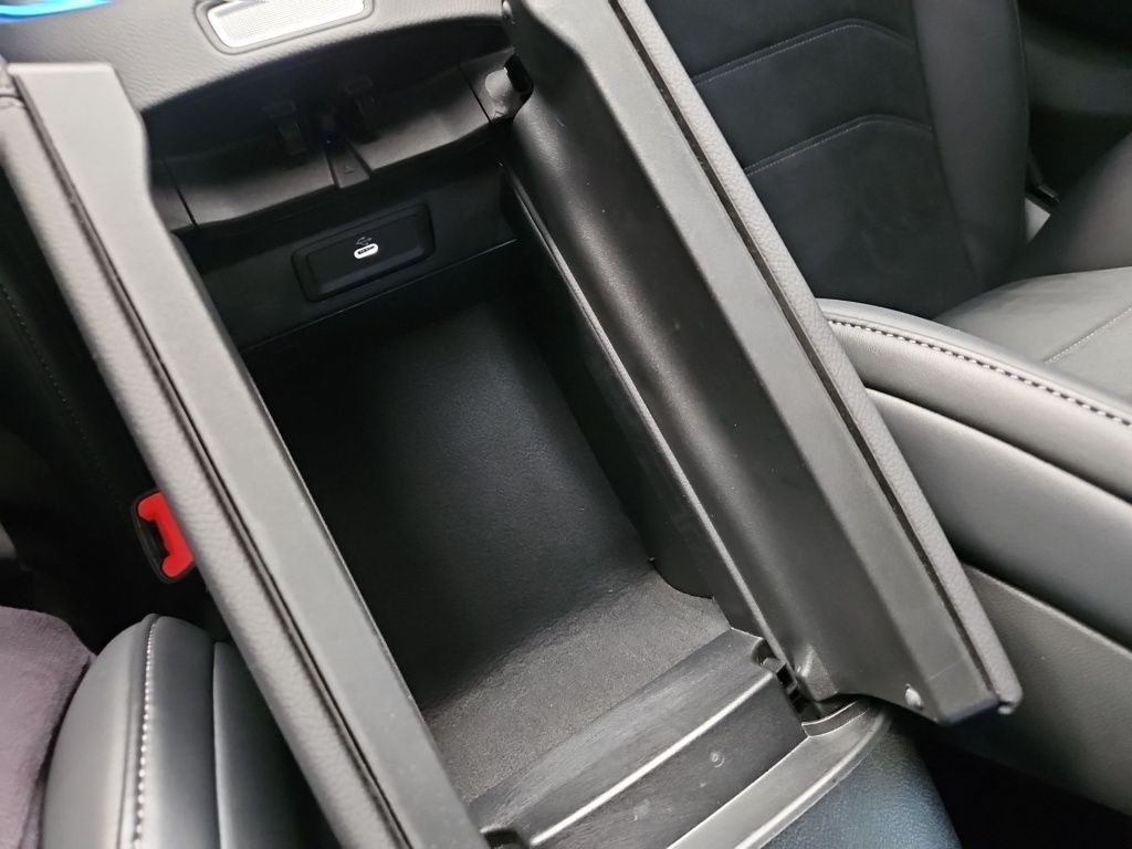 Fahrzeugabbildung Mercedes-Benz E 200 4M AMG Distronic+ Totwi. LED KeyLess Sport