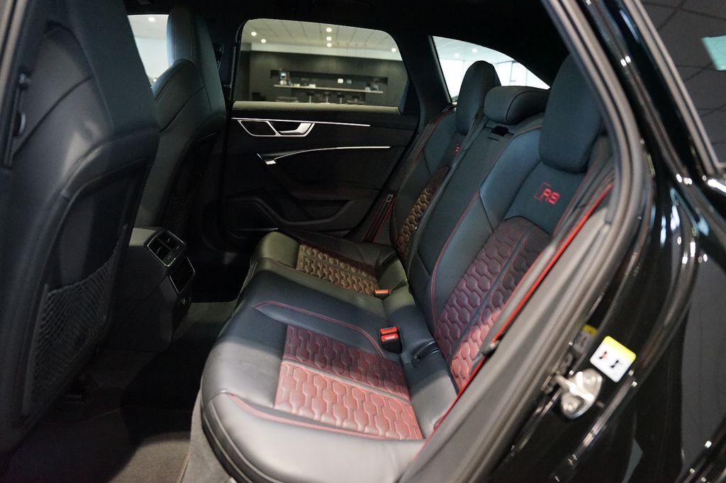 AUDI RS6 performance | RS-Designpaket+ | Pano | HuD AUDI RS6 performance | RS-Designpaket+ | Pano | HuD