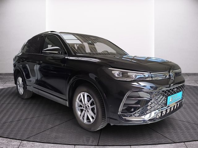 Fahrzeugabbildung Volkswagen Tiguan 1.5 eTSI DSG R-Line STANDHZG HD-MATRIX-LE
