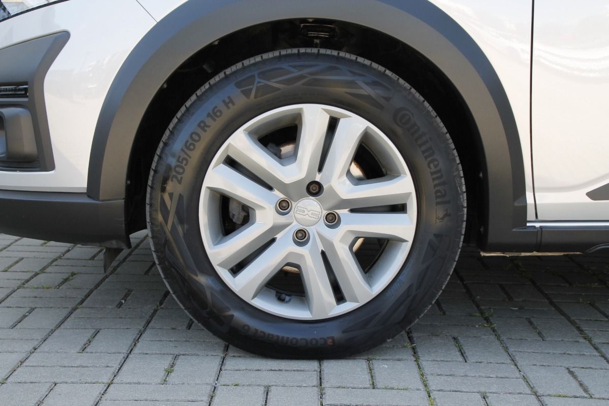 Fahrzeugabbildung Dacia Jogger Expression TCe 110 7-Sitzer