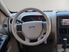 FORD Explorer V8/7-Sitzer