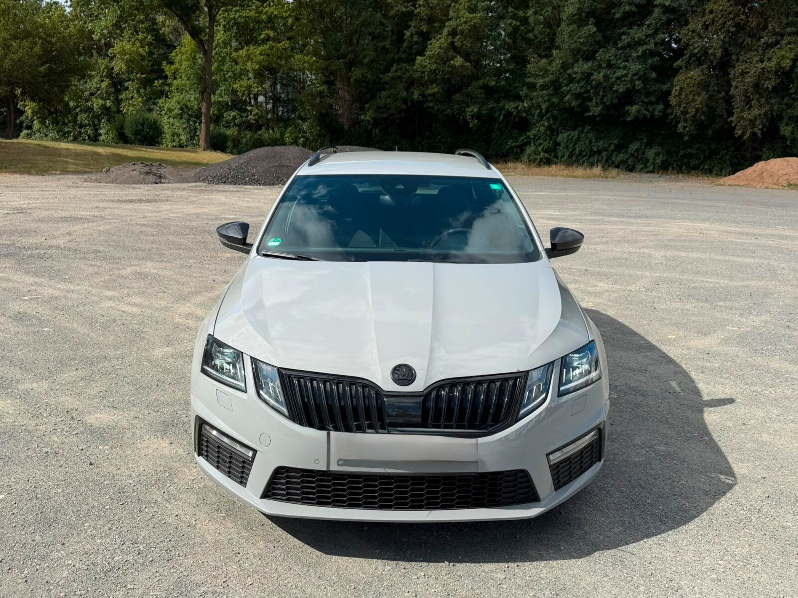 Fahrzeugabbildung SKODA OCTAVIA RS / 4x4 / NAVI