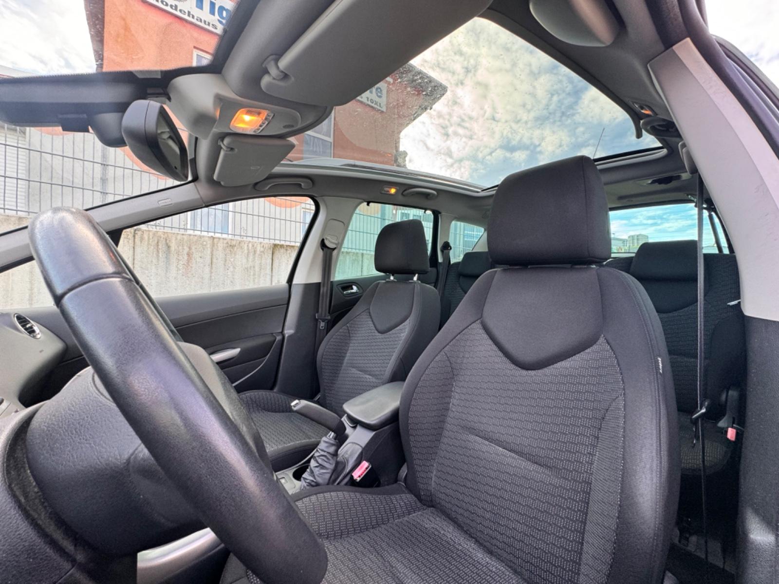 Peugeot 308 2010 — photo 19