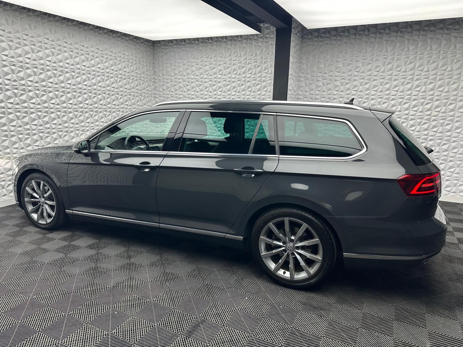 Fahrzeugabbildung Volkswagen PASSAT 2.0 TDI HIGHLINE/ACC/DCC/HUD/LED/RCAM/PDC