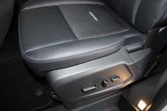 Fahrzeugabbildung Ford Tourneo Custom Active L1 8-Sitzer + ACC + AHK