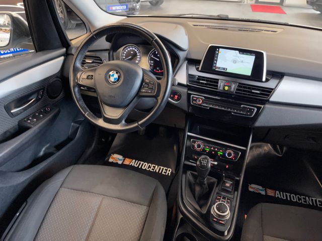 BMW 218d Active Tourer *NAVI*1.HAND*19%*PDC*SHZ*