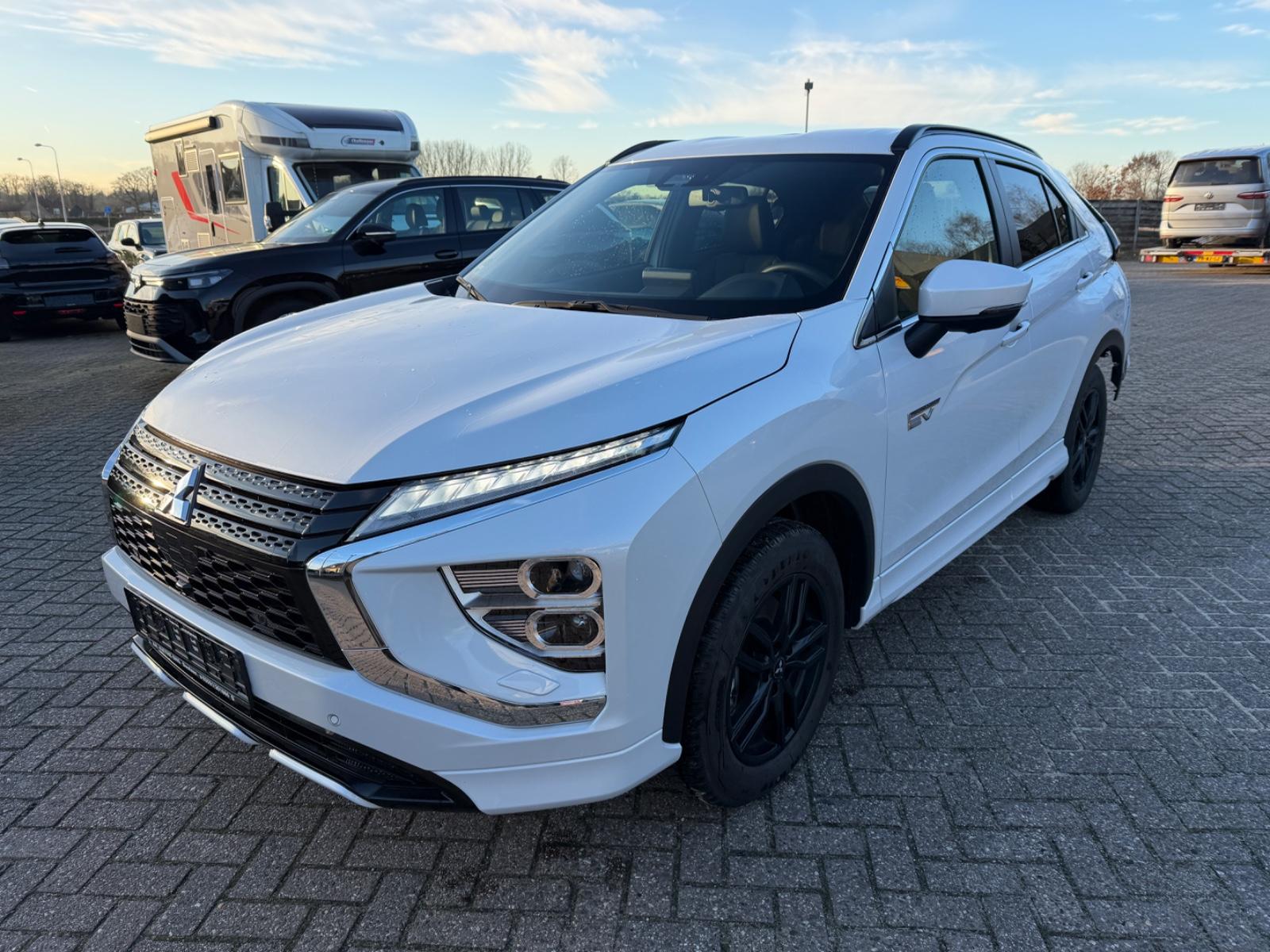 Mitsubishi Eclipse Cross Plus Select Hybrid 4WD   S-AWC