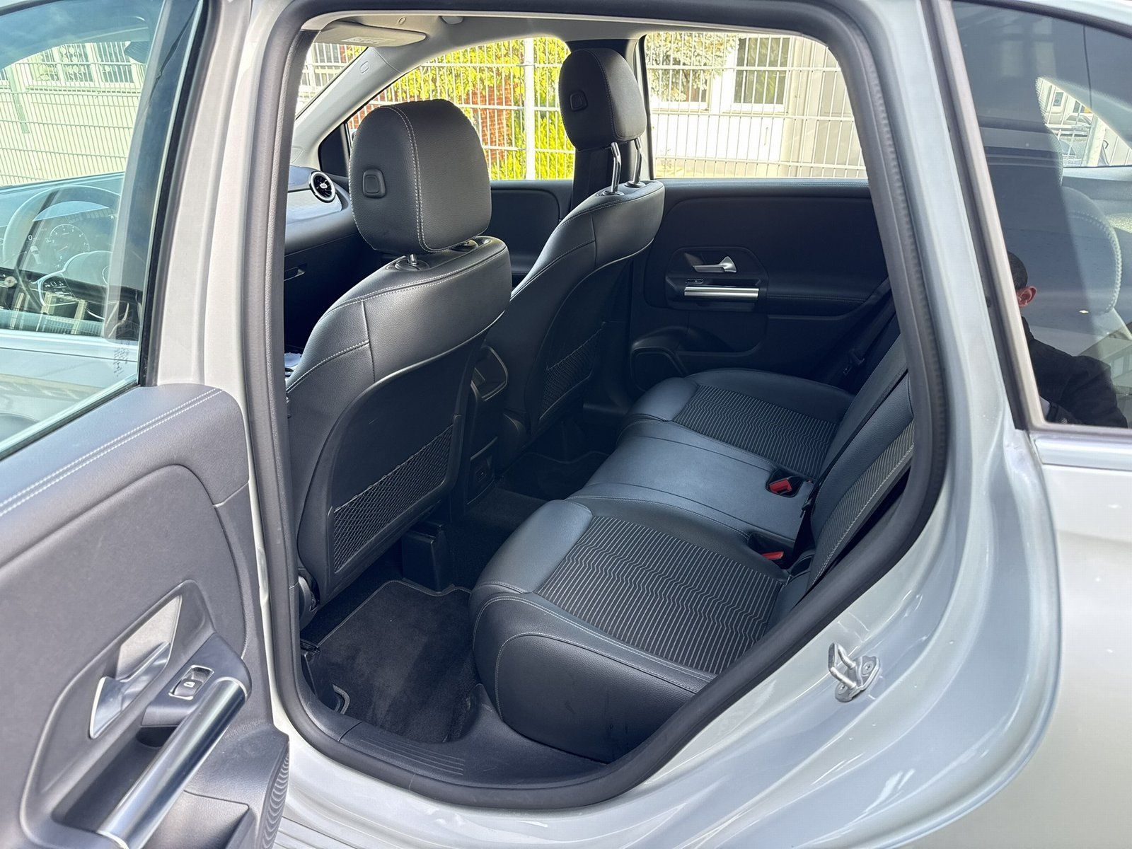 Fahrzeugabbildung Mercedes-Benz B 180 Progressive*KAMERA*SPURHALTE*PDC*AUTOMATIK