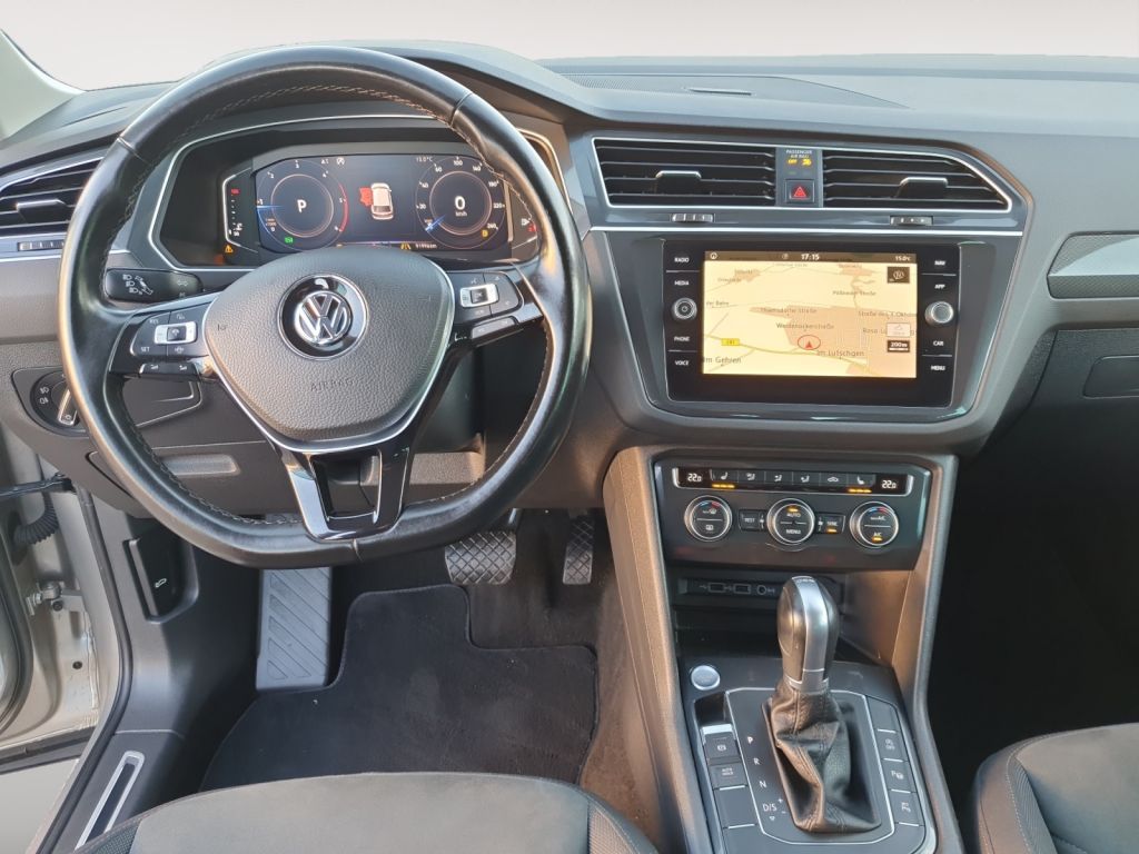 Fahrzeugabbildung Volkswagen Tiguan 2.0 TDI DSG HighlineAHZV,LED,Navi,SH