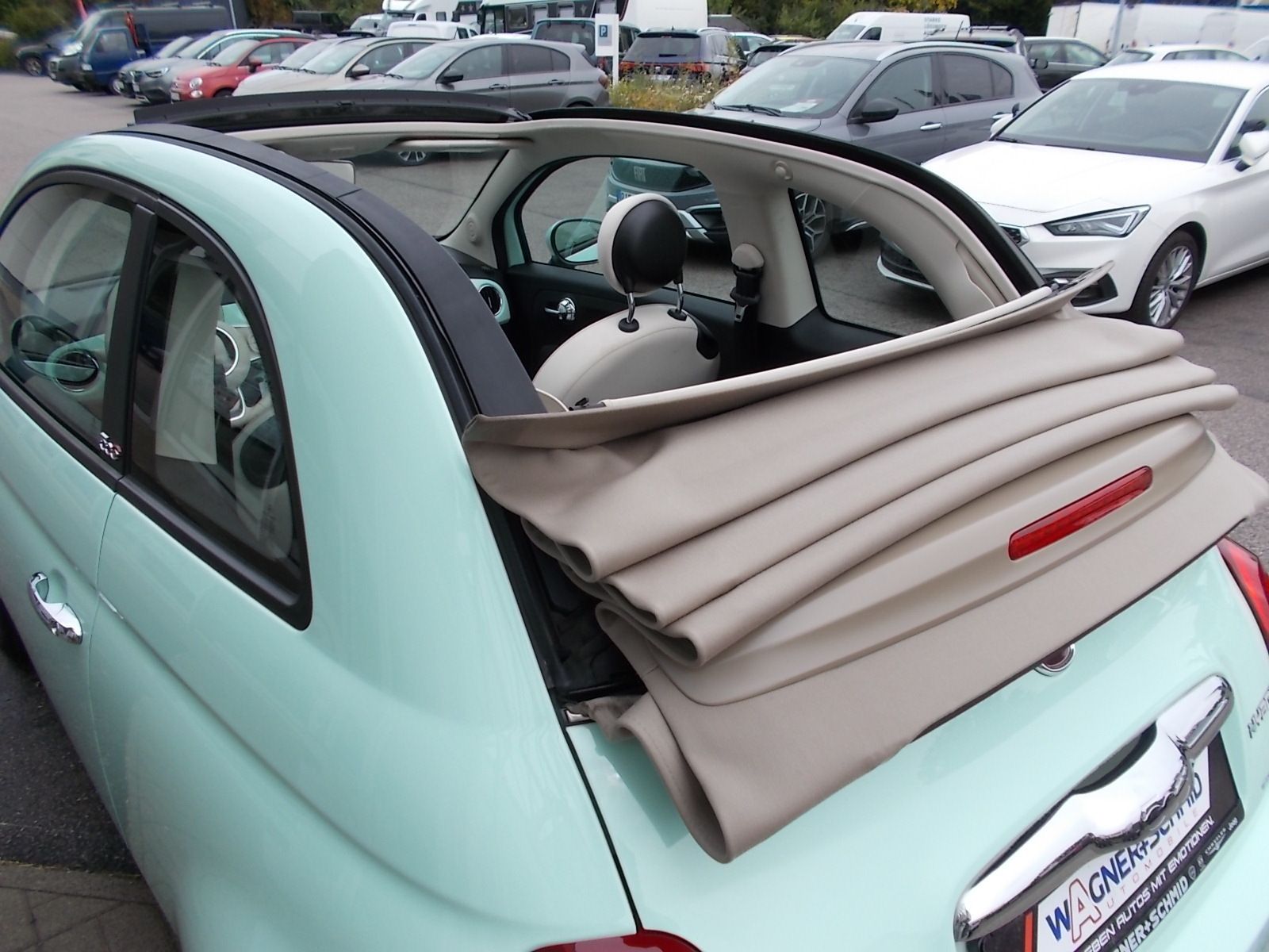 Fahrzeugabbildung Fiat 500C Lounge 1.0 Hybrid + Cabrio + DAB