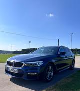 BMW 530i Touring A - - BMW 530 mit Benzin-Antrieb: Blau