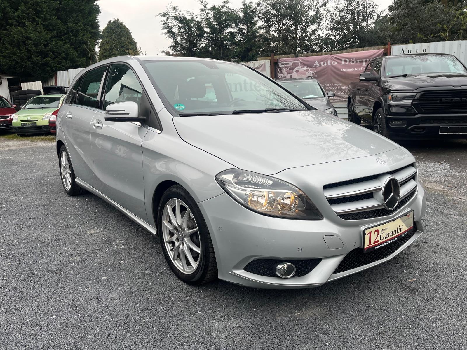 Mercedes-Benz B 180 Navi Teilleder PDC TOP Gepfl. Garantie
