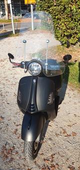 Vespa 300 Gts  Supertech HPE Schwarz Matt - VESPA GTS 300 HPE