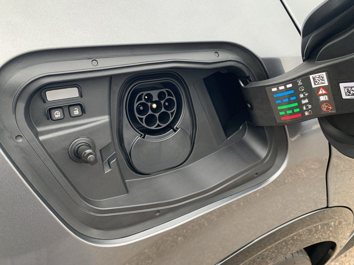 Renault Rafale - Bild 28