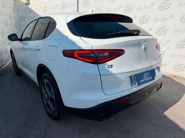 Alfa-Romeo Stelvio - 8