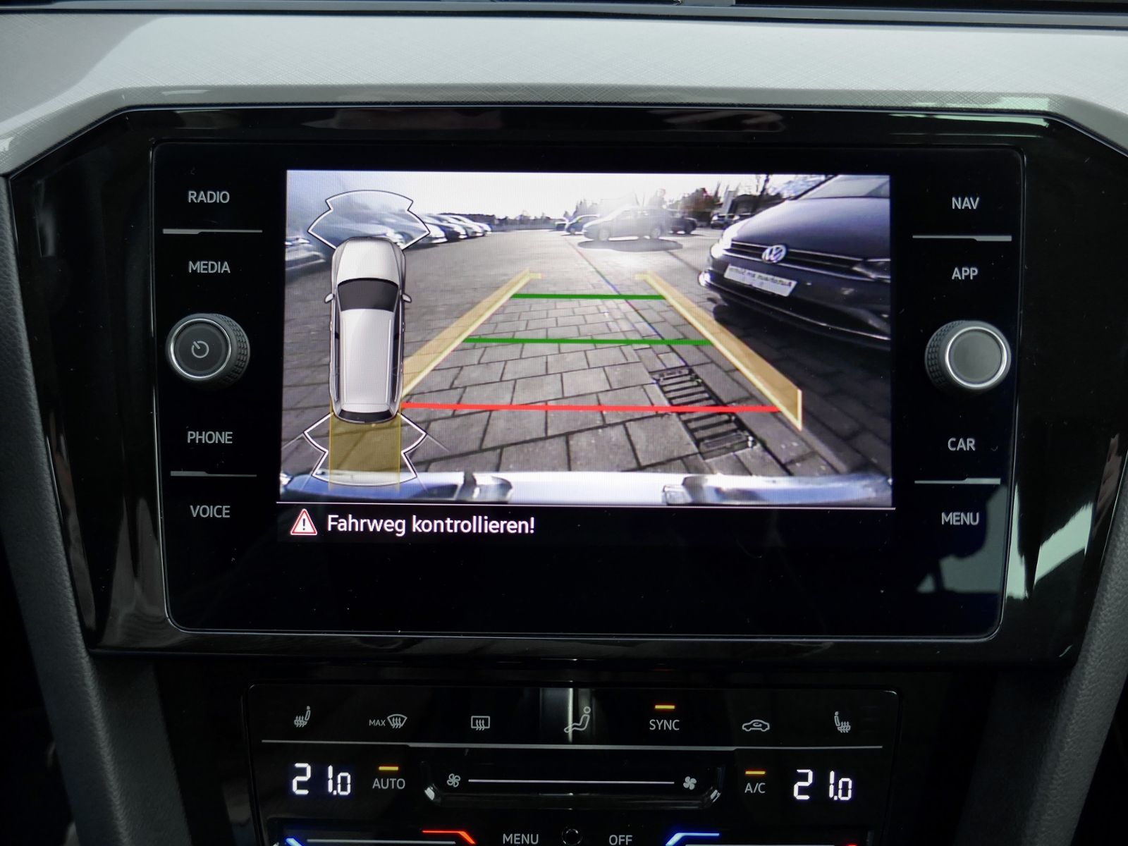 Fahrzeugabbildung Volkswagen Passat Variant Business 2.0 TDI DSG | LED RFK