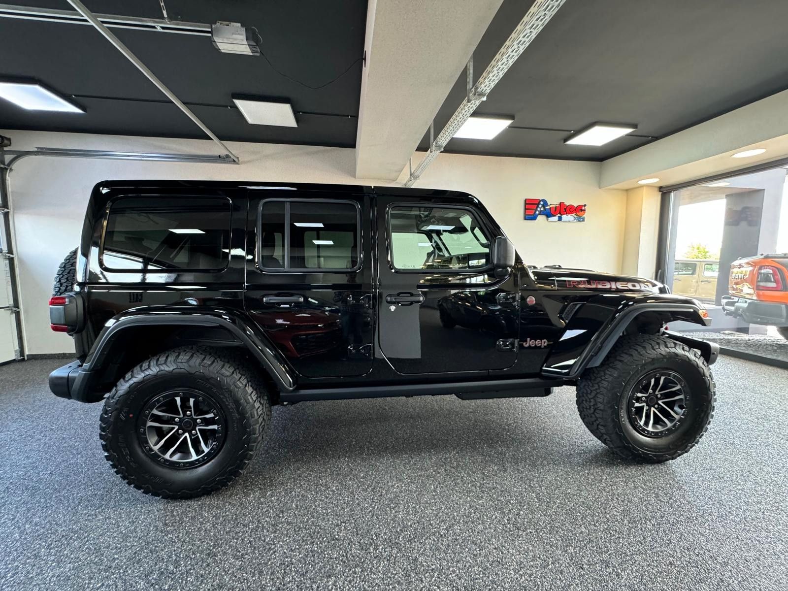 Fahrzeugabbildung Jeep RUBICON X 3.6L-V6-CAM-35"-AHK-HT