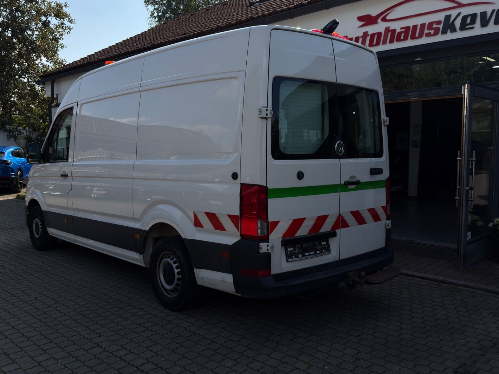 Fahrzeugabbildung Volkswagen Crafter Kasten 35 mittellang Hochdach|AHK|AUSBAU