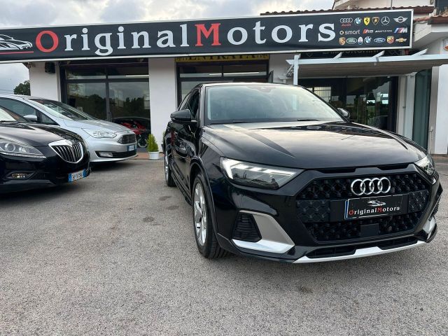 AUDI Audi A1 citycarver 35 TFSI IDENTITY BLACK/PROMO