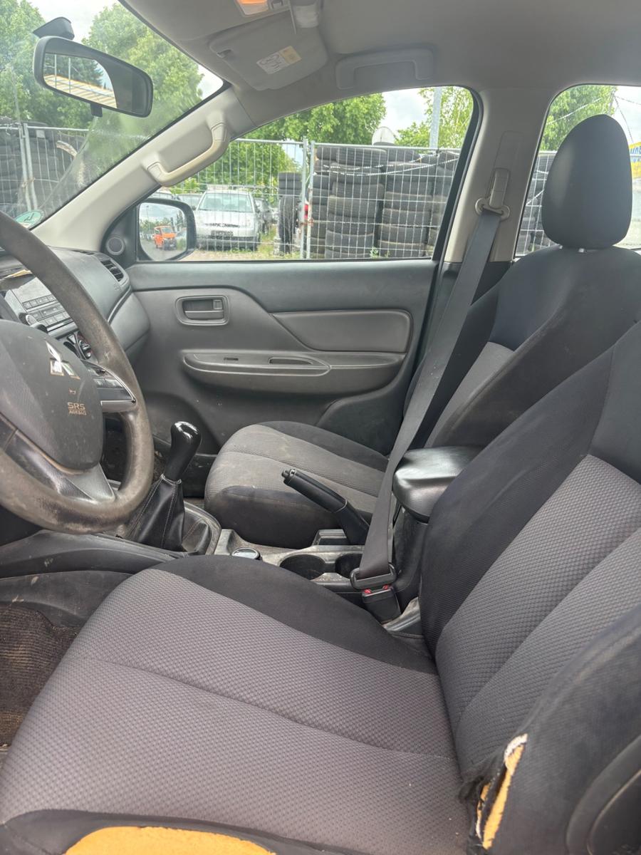 Mitsubishi L200