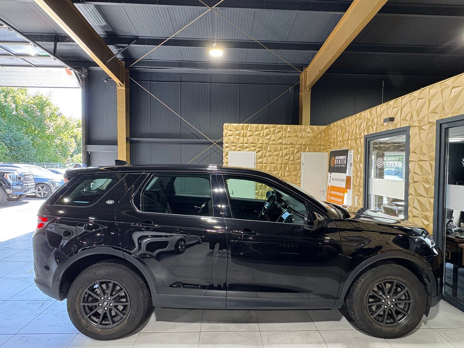 Fahrzeugabbildung Land Rover Discovery Sport AWD/360°/APPLE/SHZ/TEMPOMAT/LED/
