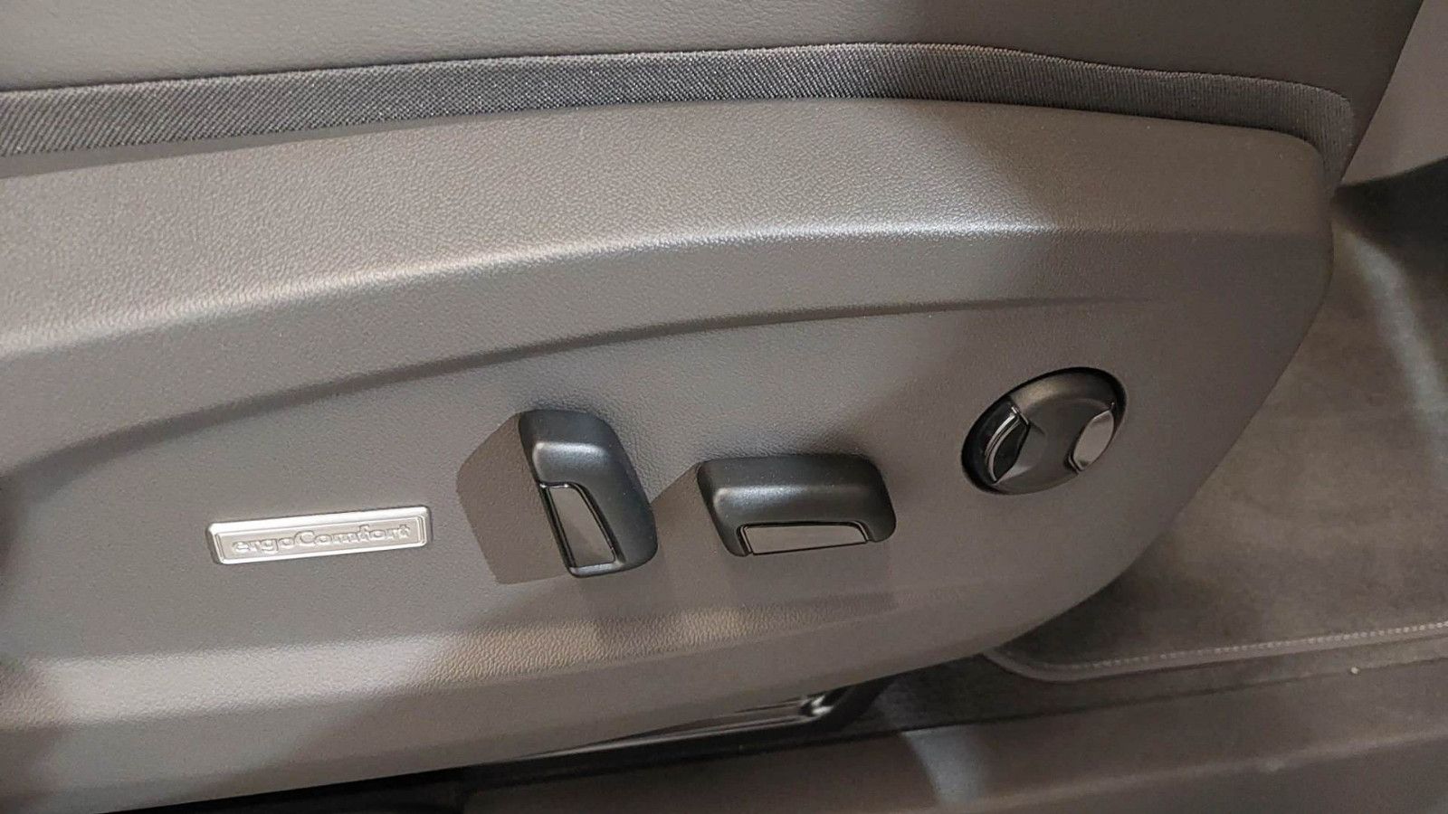 Fahrzeugabbildung Volkswagen T7 Multivan 2.0 TSI DSG Lang Edition °360°STHZ°