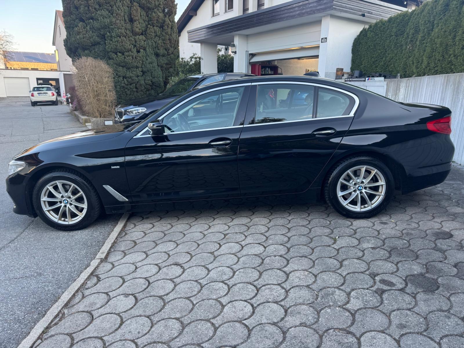 BMW 520d xDrive Lim. Luxury Line *HUD*LED*AHK*STAND*