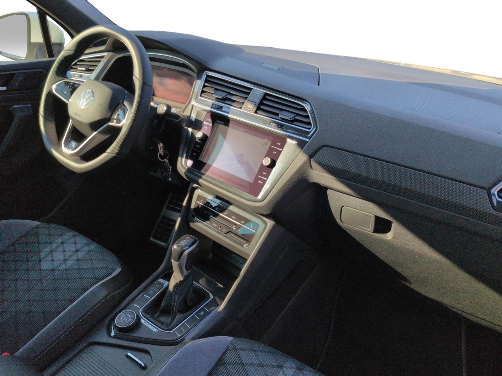Tiguan 2.0 TDI DSG 4M R-Line KAMERA+STHZ+AHK