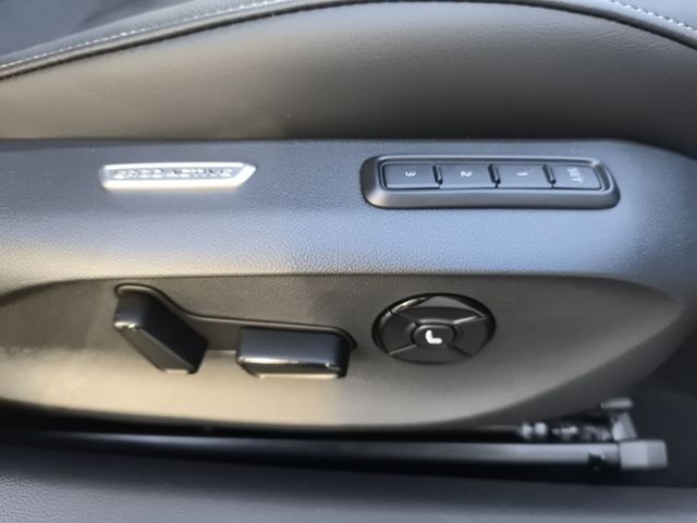 Fahrzeugabbildung Volkswagen Passat Business 1.5 eTSI OPF 110 kW (150 PS) 7-G