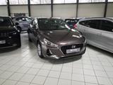 Hyundai i30 HYUNDAI i 30 Select Funktionspaket Spurhalte - Hyundai i30 Select mit Benzin-Antrieb