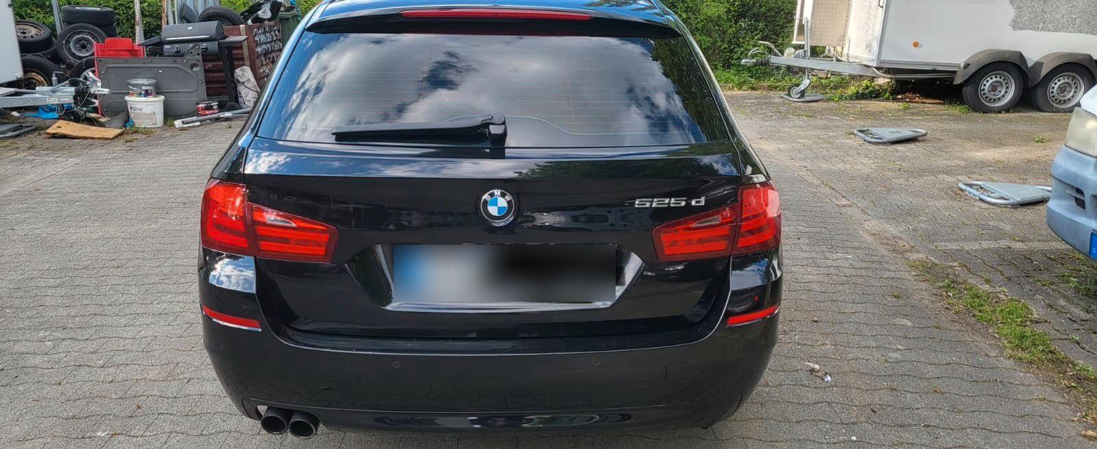 BMW 218 2013 — interior