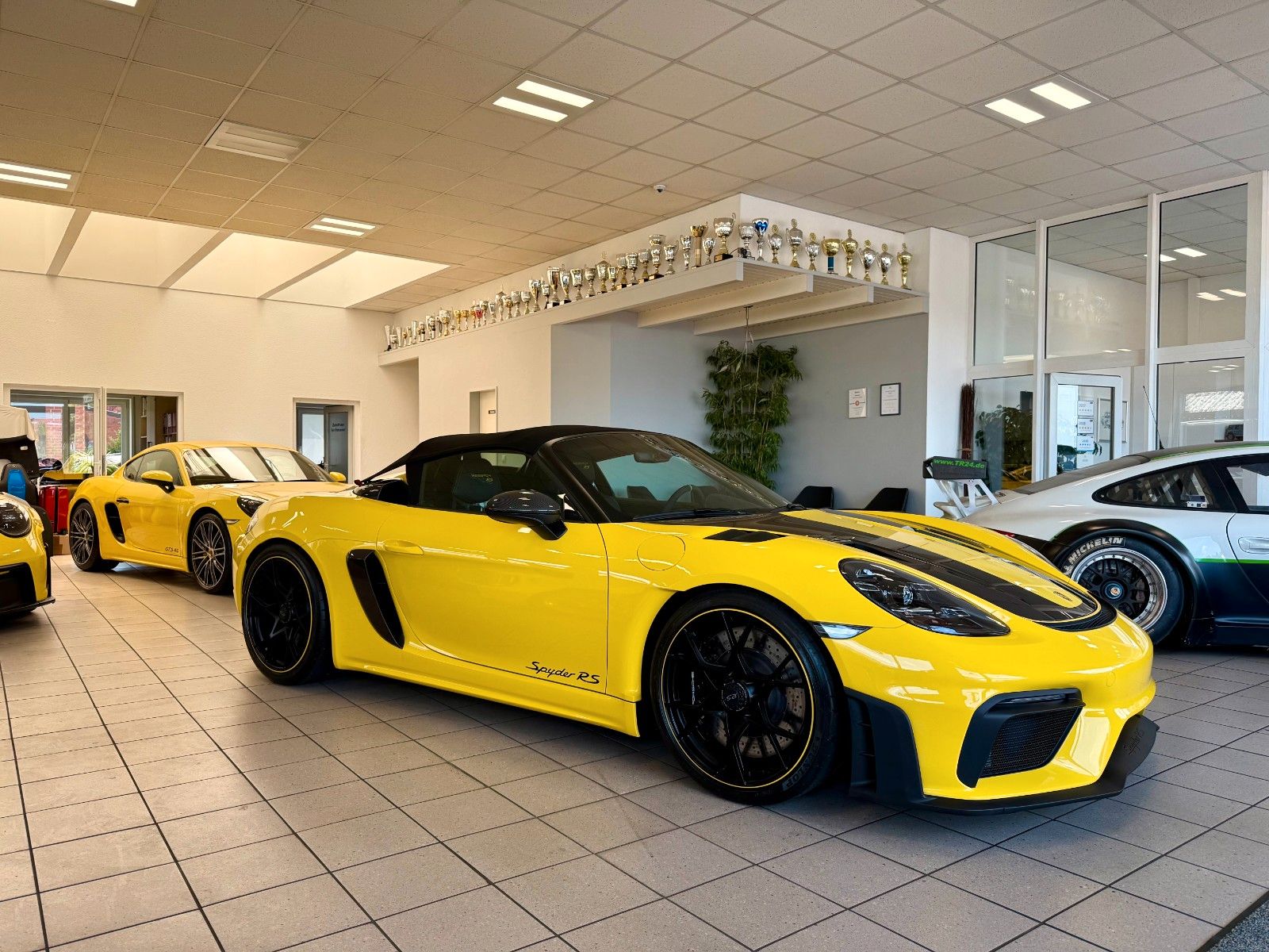 Fahrzeugabbildung Porsche 718 Boxster Spyder RS WEISSACH/Lift/Carbon/BOSE