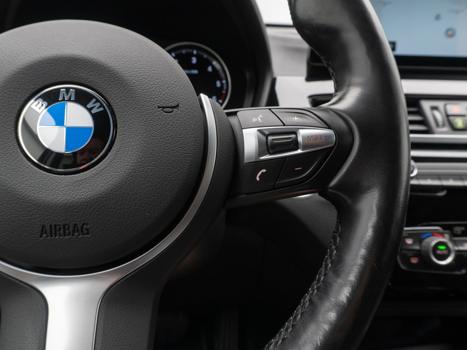 Fahrzeugabbildung BMW X1 sD20d xLine Navi+HUD Kamera DAB AHK Sportsitz