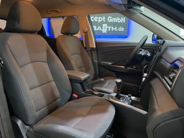 Fahrzeugabbildung Ssangyong Tivoli Fizz 1.5L Benzin **ALLRAD** Finanzierung