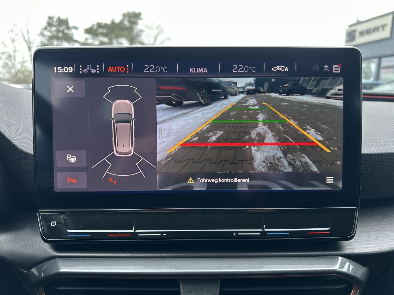 Fahrzeugabbildung CUPRA Leon Sportstourer 2.0 TSI 245 PS DSG - mit KI generiert/bearbeitet