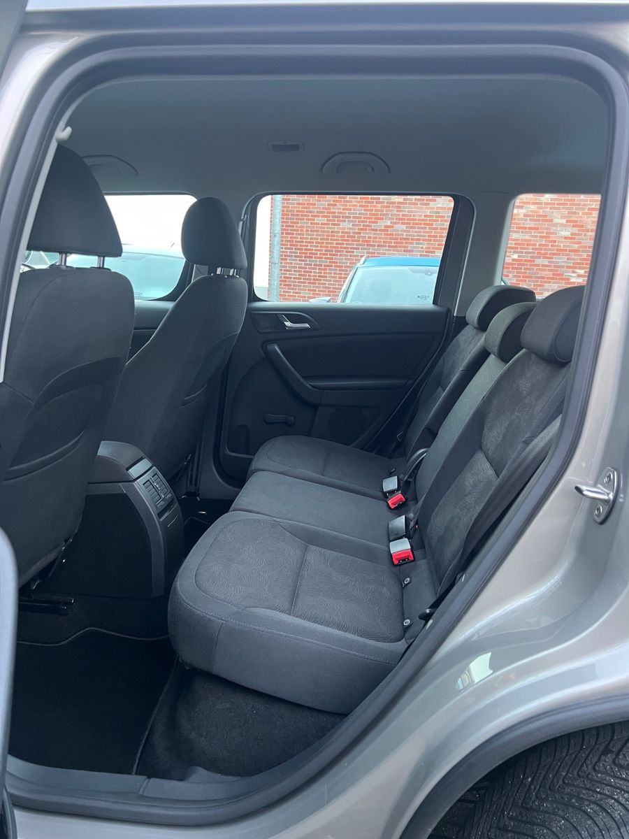 Fahrzeugabbildung SKODA Yeti 2.0 TDI Ambition * KAMERA *