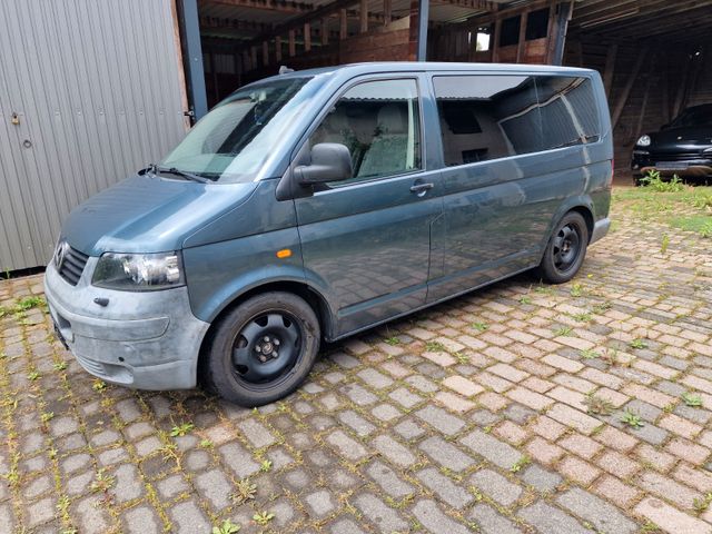 Volkswagen T5 Transporter/Caravelle 2.5TDI