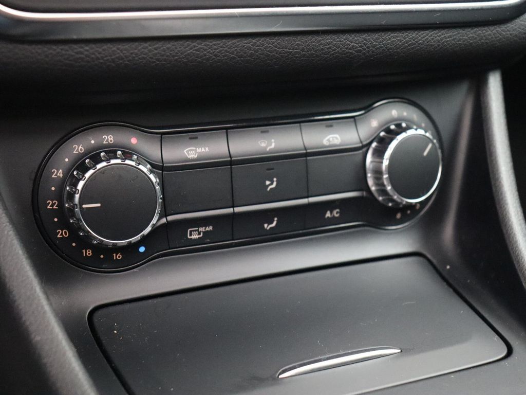 Mercedes-Benz CLA 200 Ambition Motorproblem AMG Styling panora