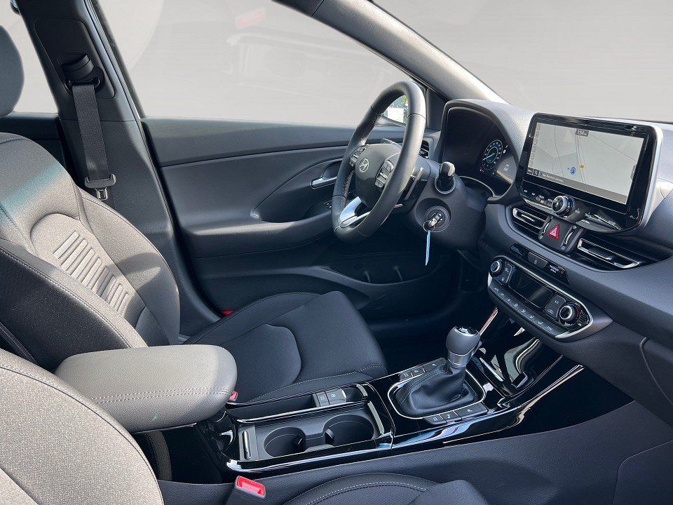 Fahrzeugabbildung Hyundai i30 1.5T 140PS DCT ADVANTAGE