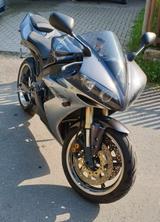 Yamaha  Yamaha R1, RN12  - YAMAHA 2004 R1