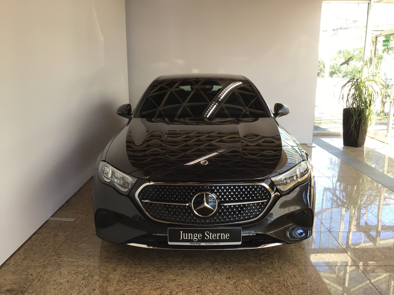 Mercedes-Benz E 220 d Limousine AVANTGARDE Advanced Navi Autom foto 3